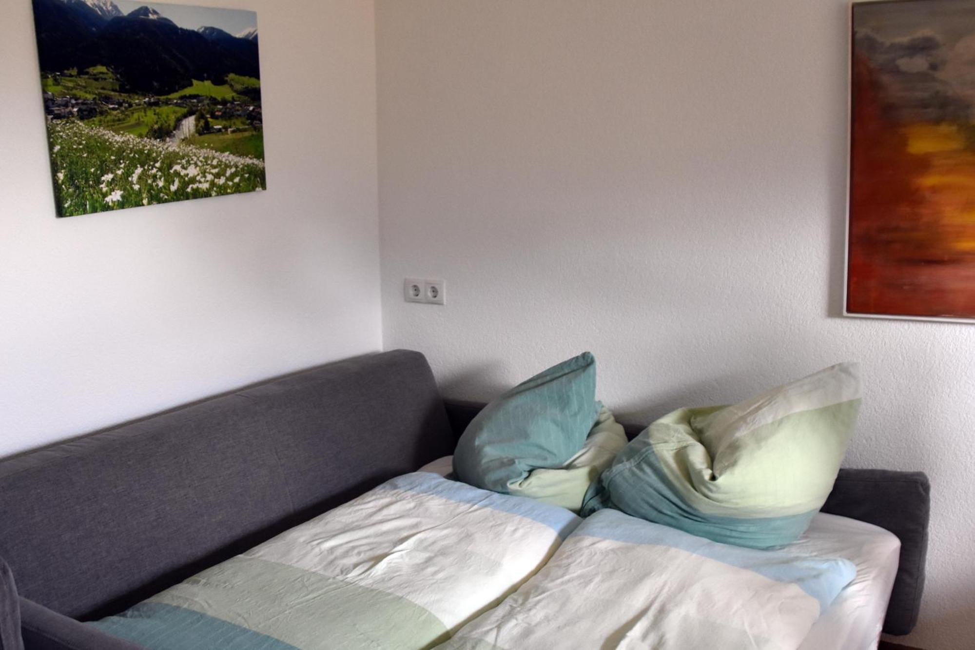 Gaestehaus Koell Roppen ภายนอก รูปภาพ