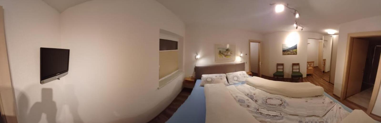 Gaestehaus Koell Roppen ภายนอก รูปภาพ